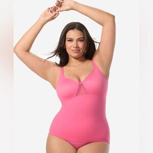 Ruby Ribbon Vivid Pink Level 3 size 34 Everyday Shape Cami 0224 EUC